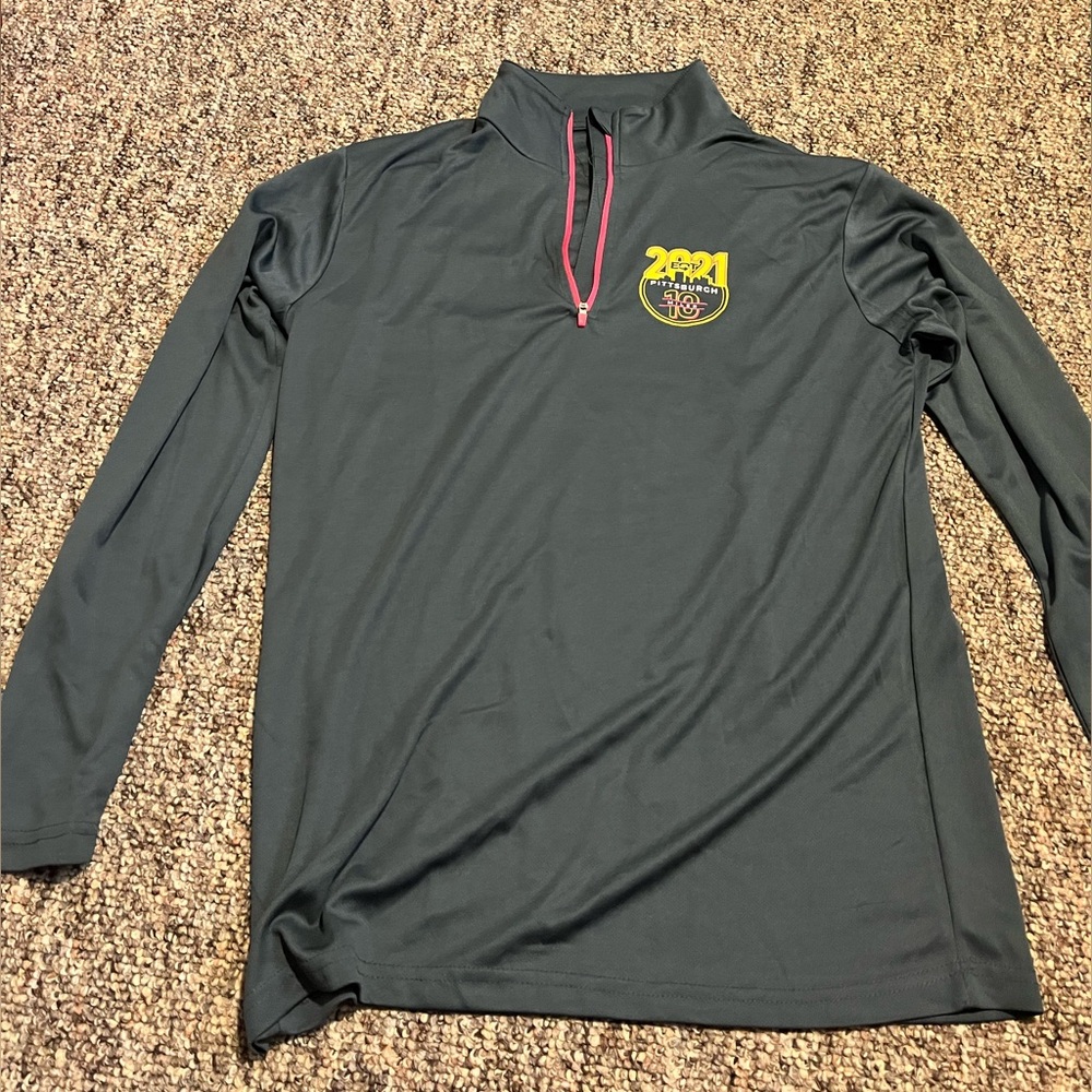 New 2021 Pittsburgh 10 miler long sleeve zip up shirt medium